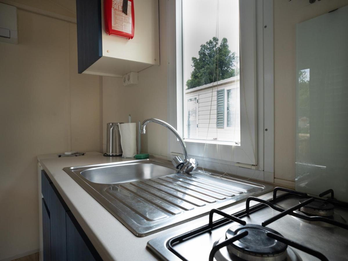 Mediteran Travel Mobile Homes Uvala Slana Selce Exterior photo