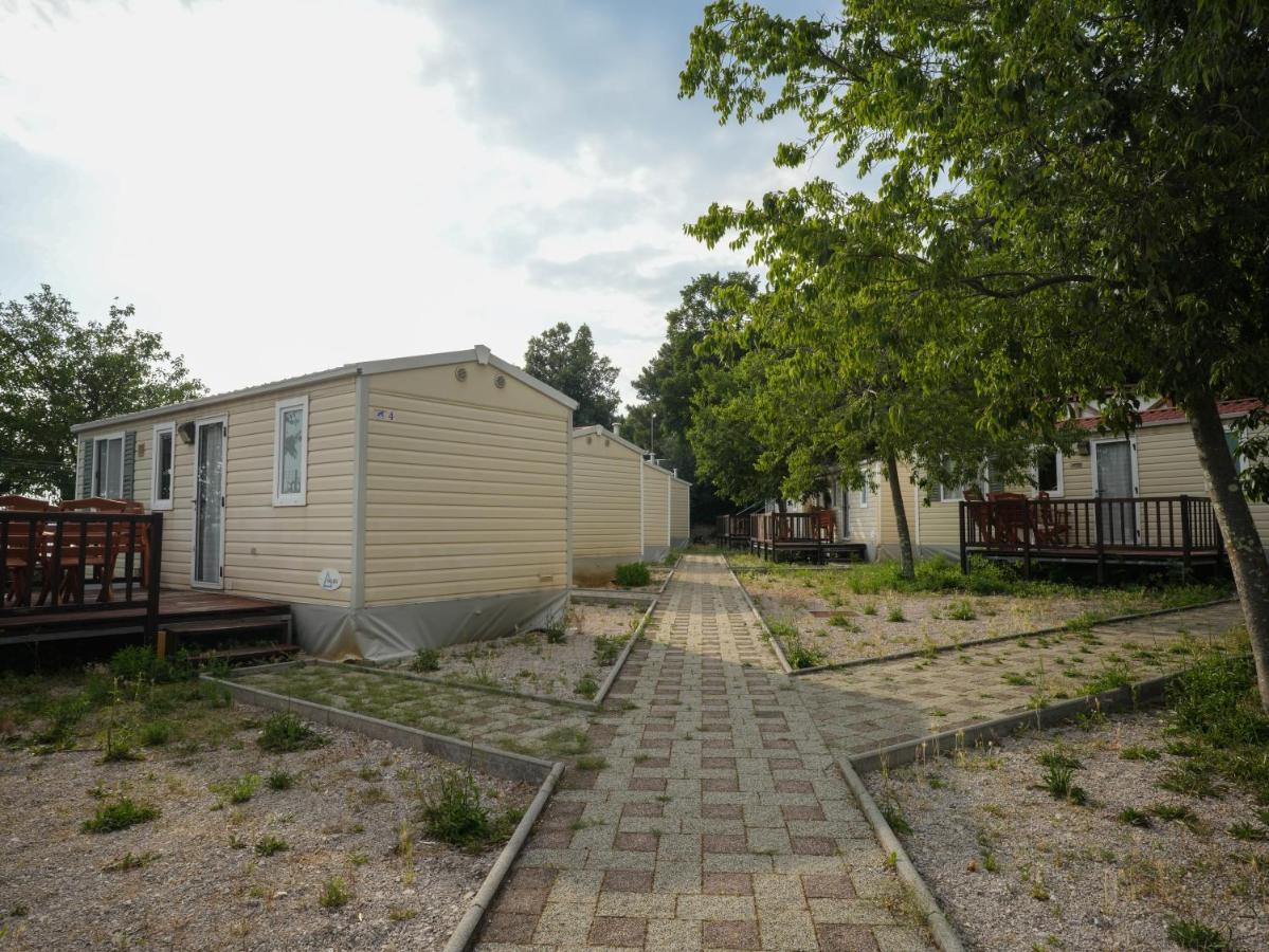 Mediteran Travel Mobile Homes Uvala Slana Selce Exterior photo